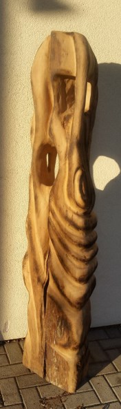 Beate Neumann – Bildhauerei Stelen